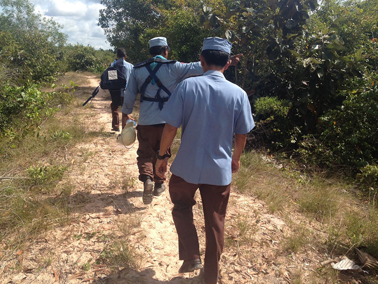 landmine clearing team cambodia