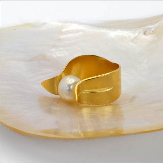 ring with pearl